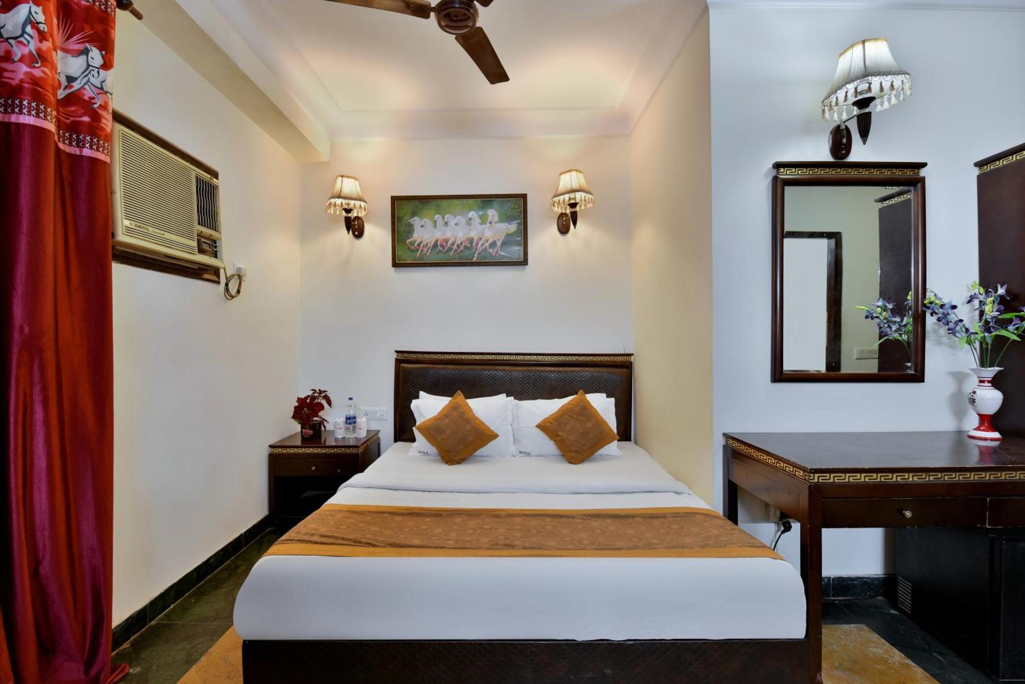 Hotel Express New Delhi Exteriör bild