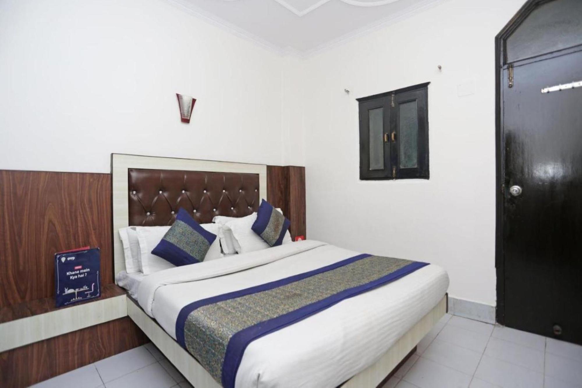Hotel Express New Delhi Exteriör bild