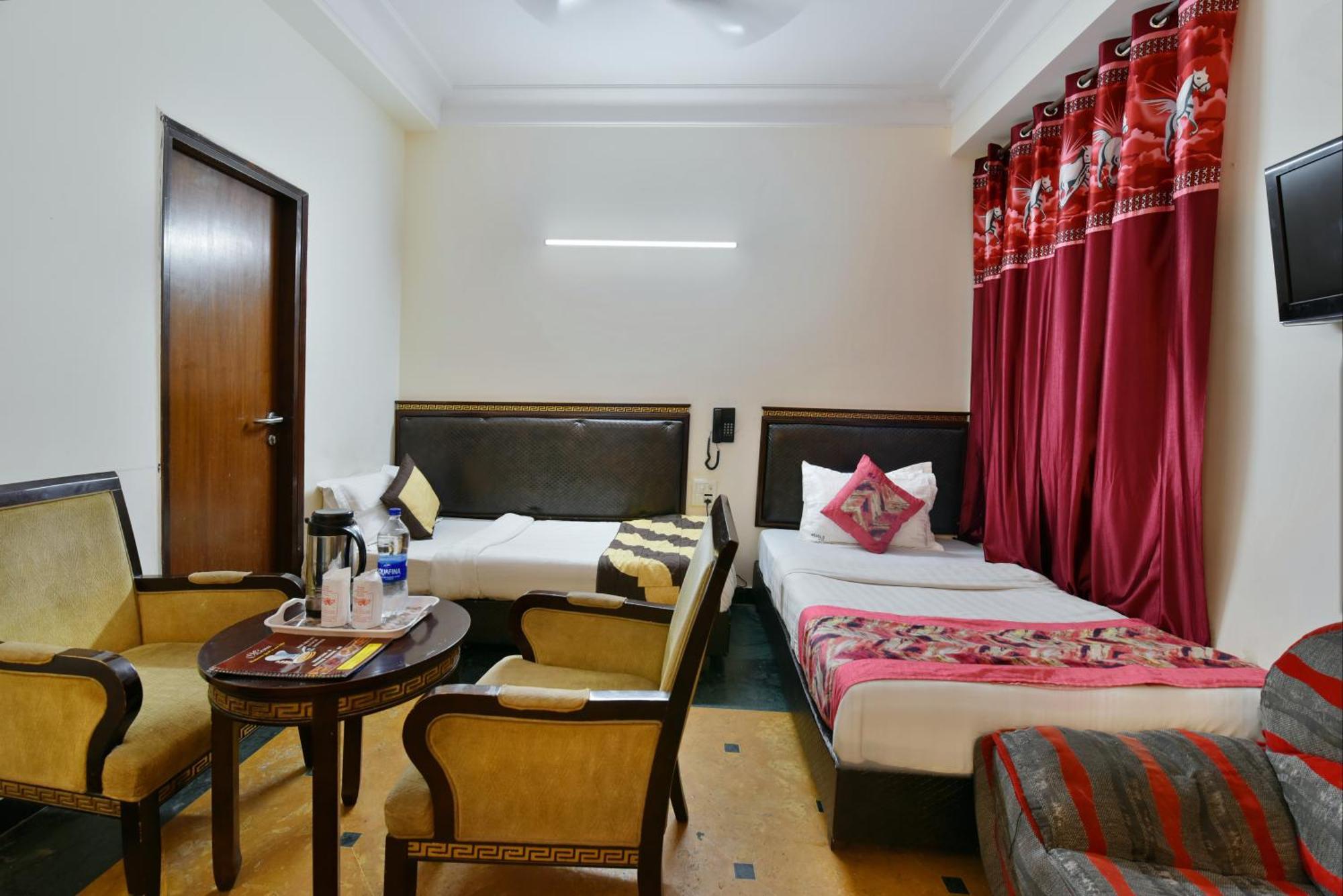 Hotel Express New Delhi Exteriör bild