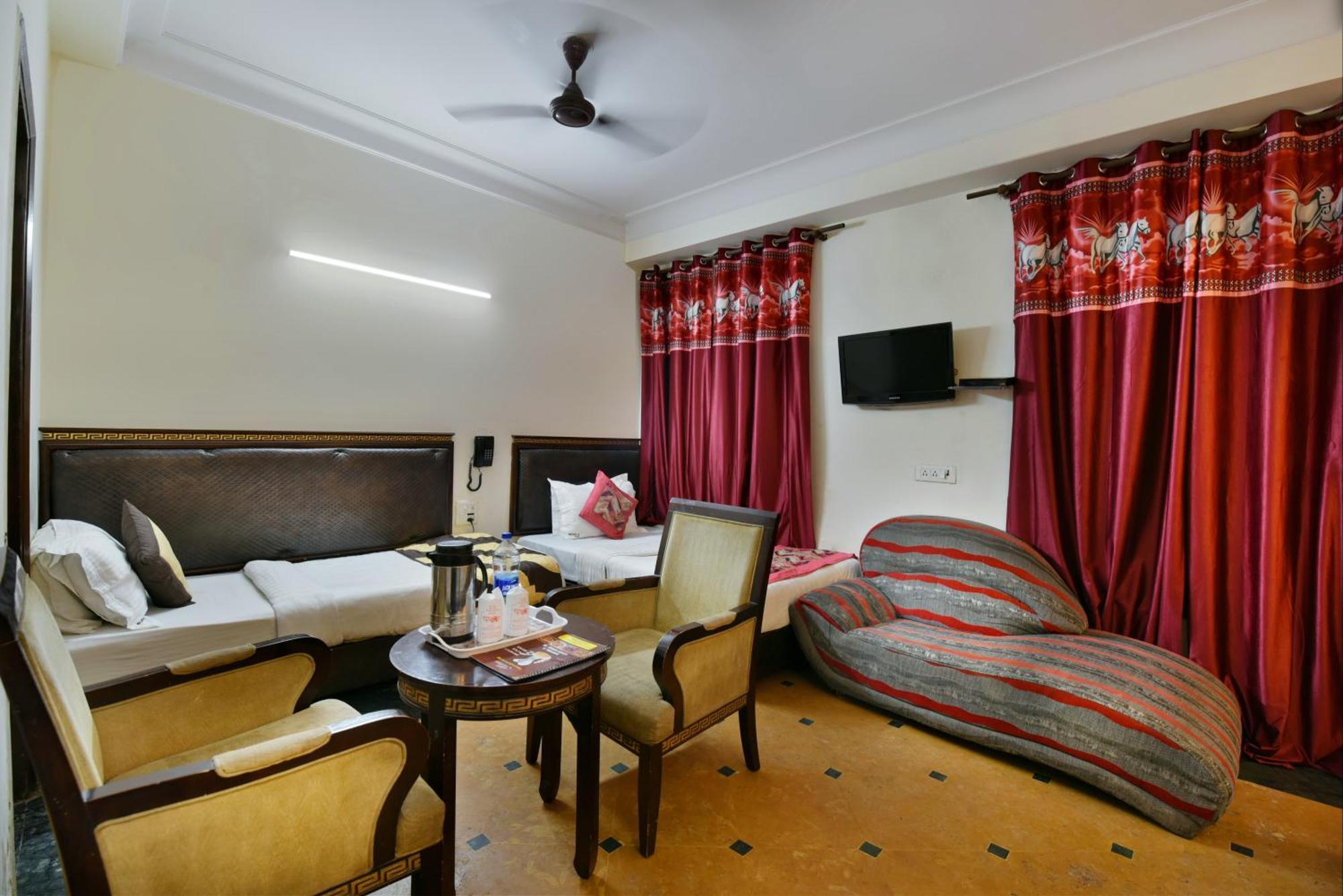 Hotel Express New Delhi Exteriör bild