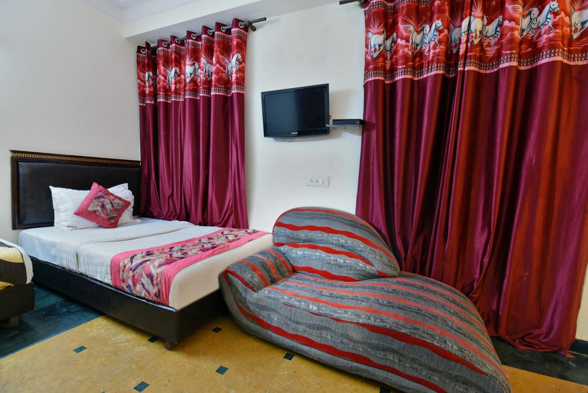Hotel Express New Delhi Exteriör bild
